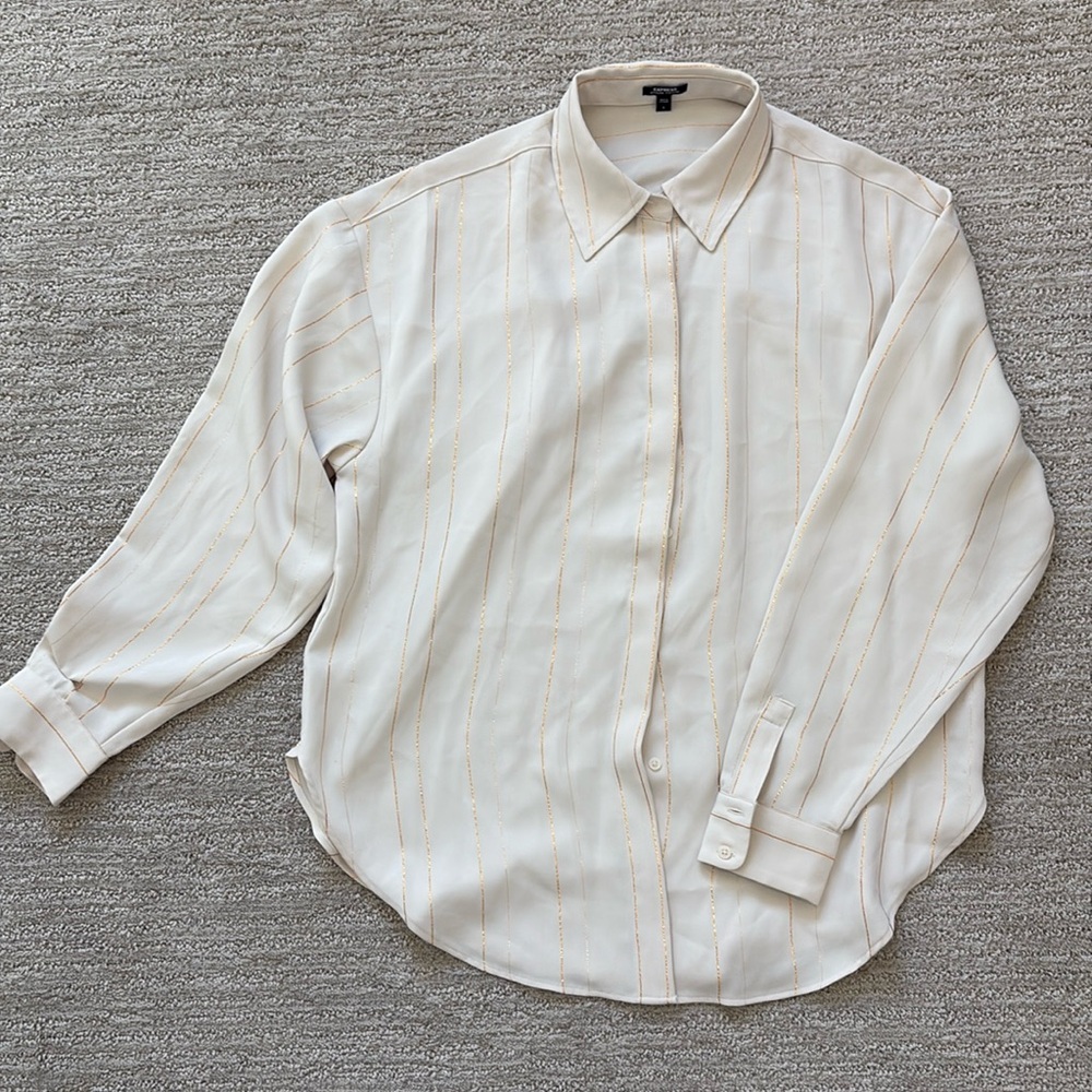 Woman’s Express Blouse in Cream and Gold